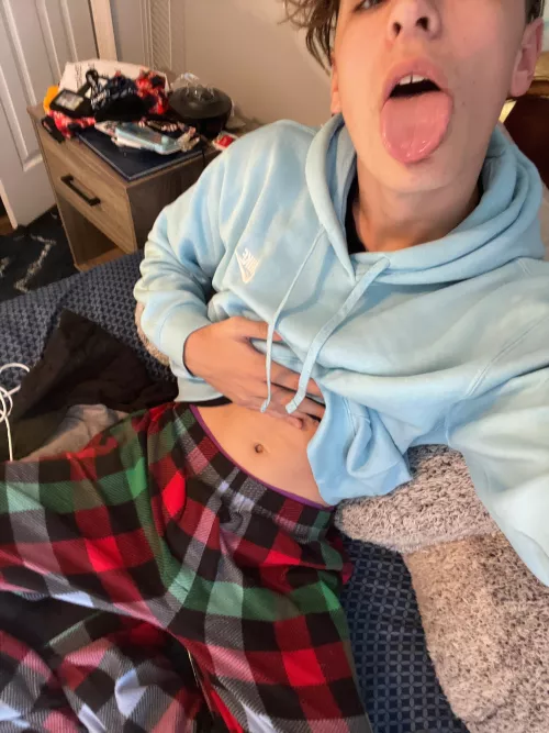 In need of a verbal dom hmu by Suspicious-Door-3524