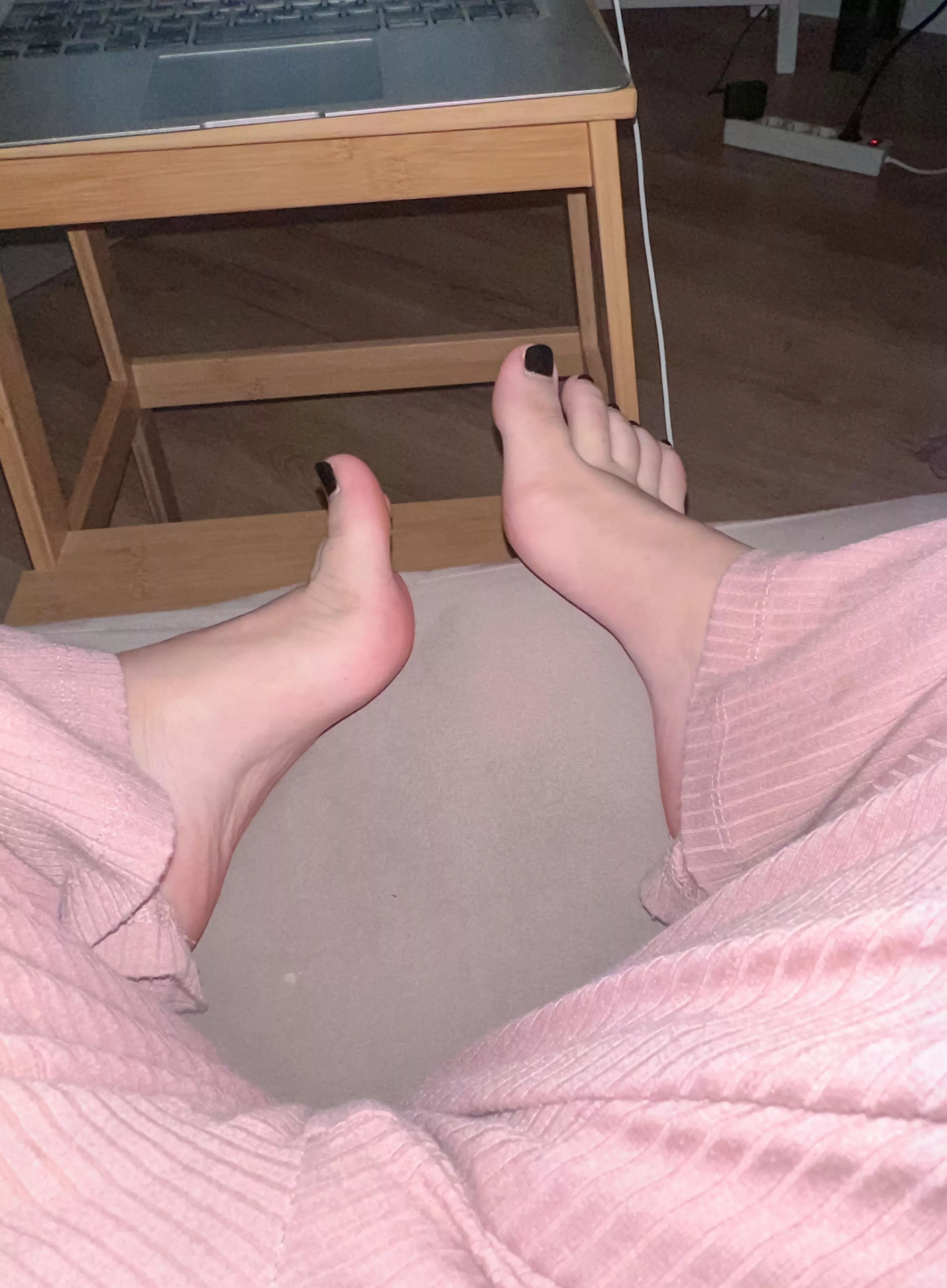 Is it possible to date a girl with an ass like mine? Perfect wife for u daddy posted by Mutzkm