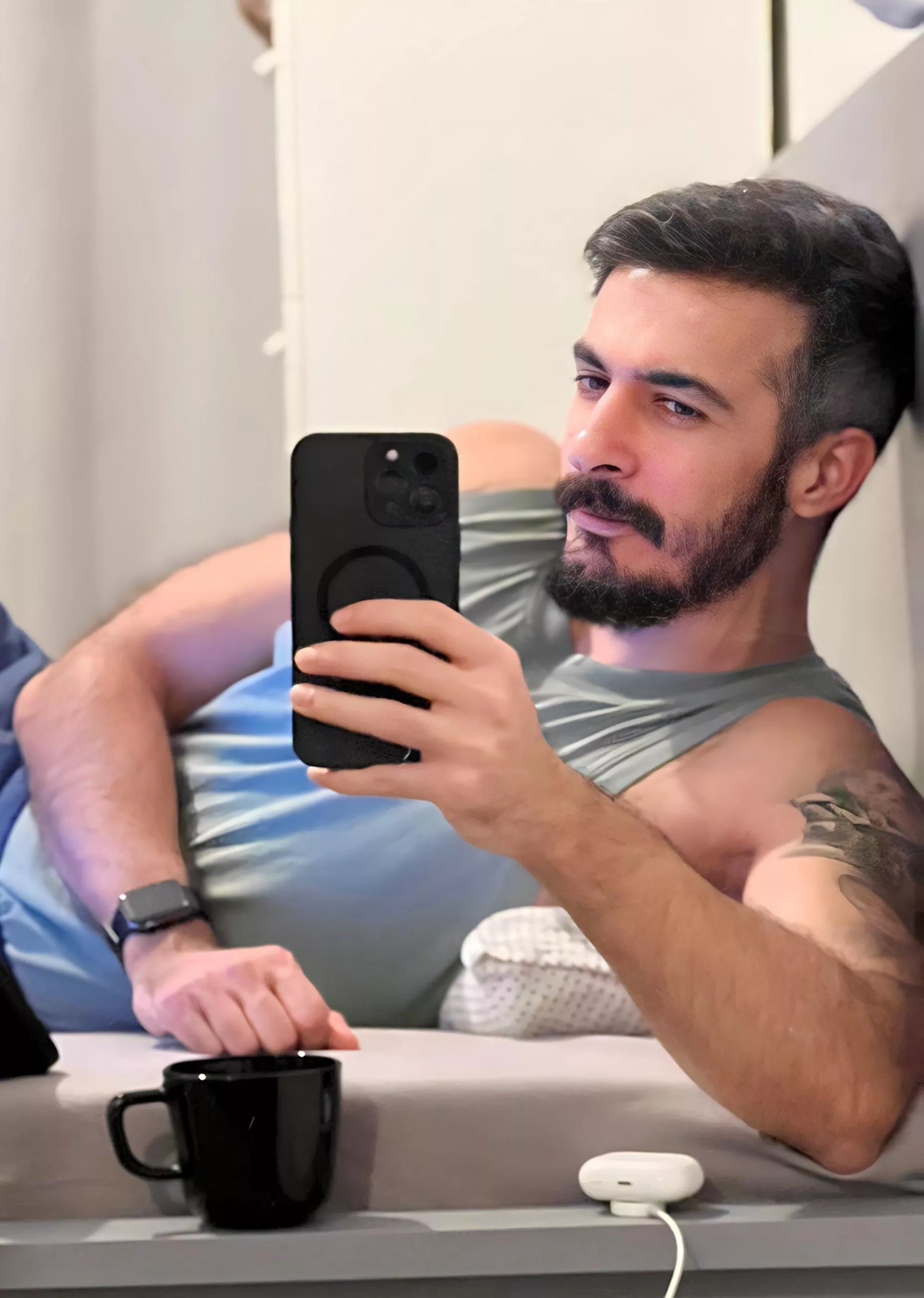 Is there anyone else who drinks coffee just before sleep? 🤡 posted by hakikigulyabani