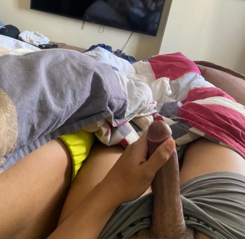 jerking off while my roommate is still asleep 😮‍💨 posted by Troyxxx_