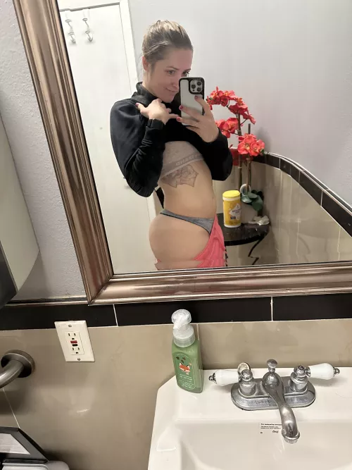 nail salon [f]un by cumwcourt