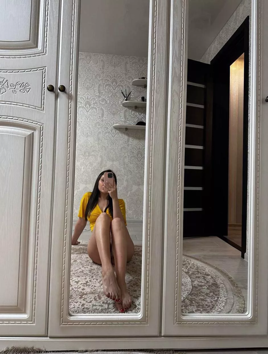 Older men here who want to fuck me raw? posted by Realistic_Muscle_192