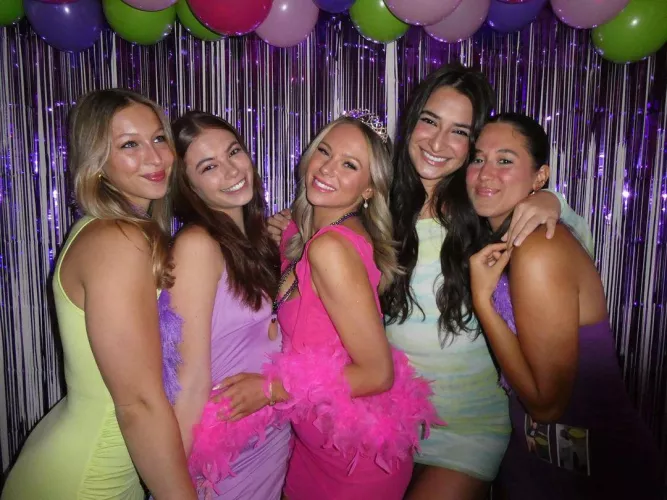 Party Girls by whitetoweltw