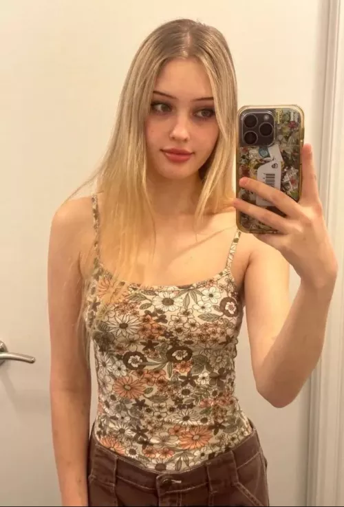 petite 😘 18F by ChrisHage