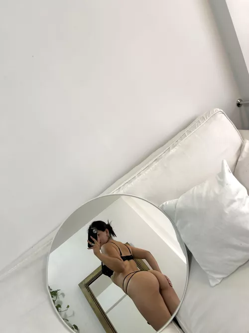 please hit me from the back in my room by EndurableFlashing