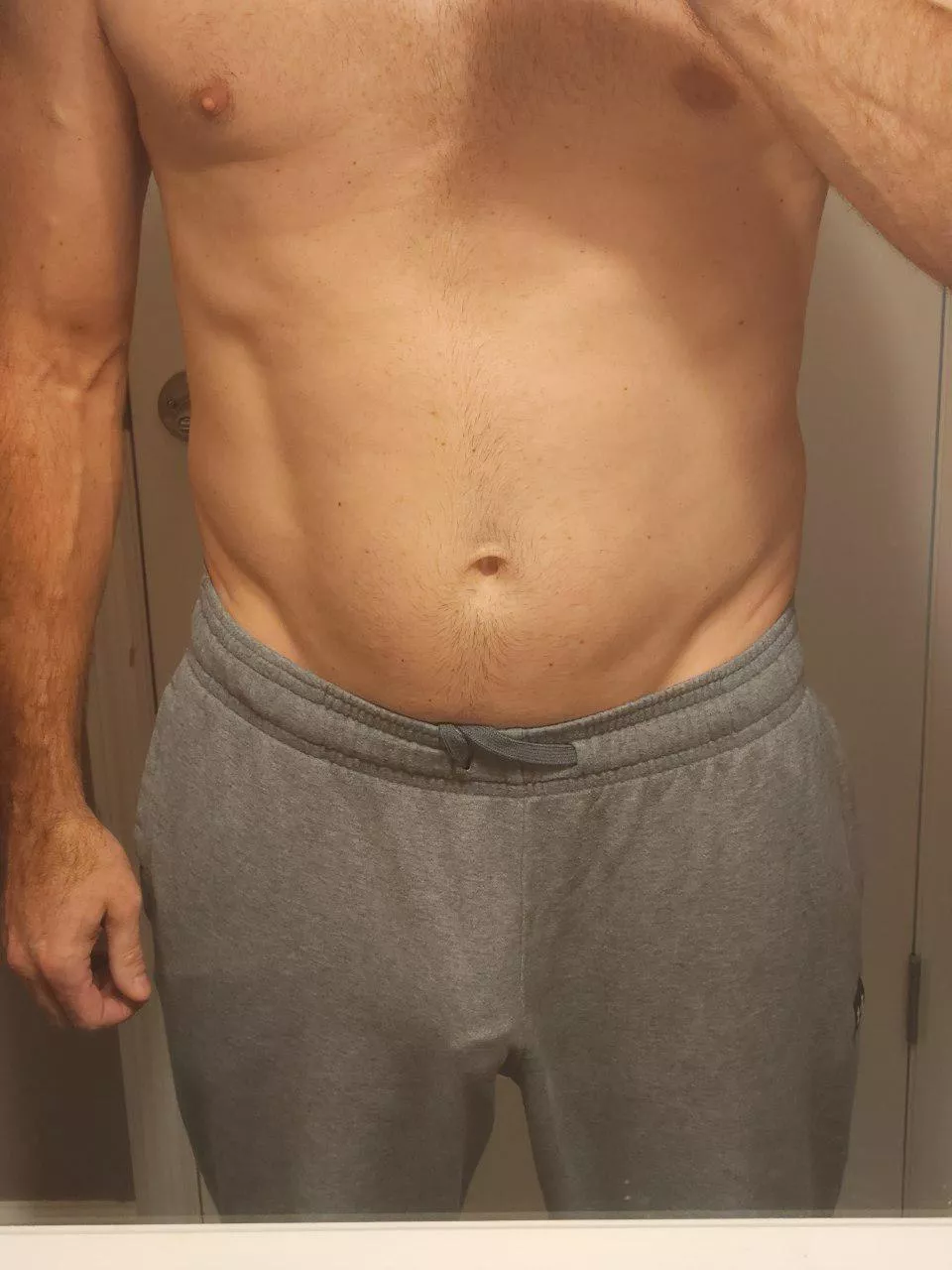 Pre-workout selfie posted by General_Class9580