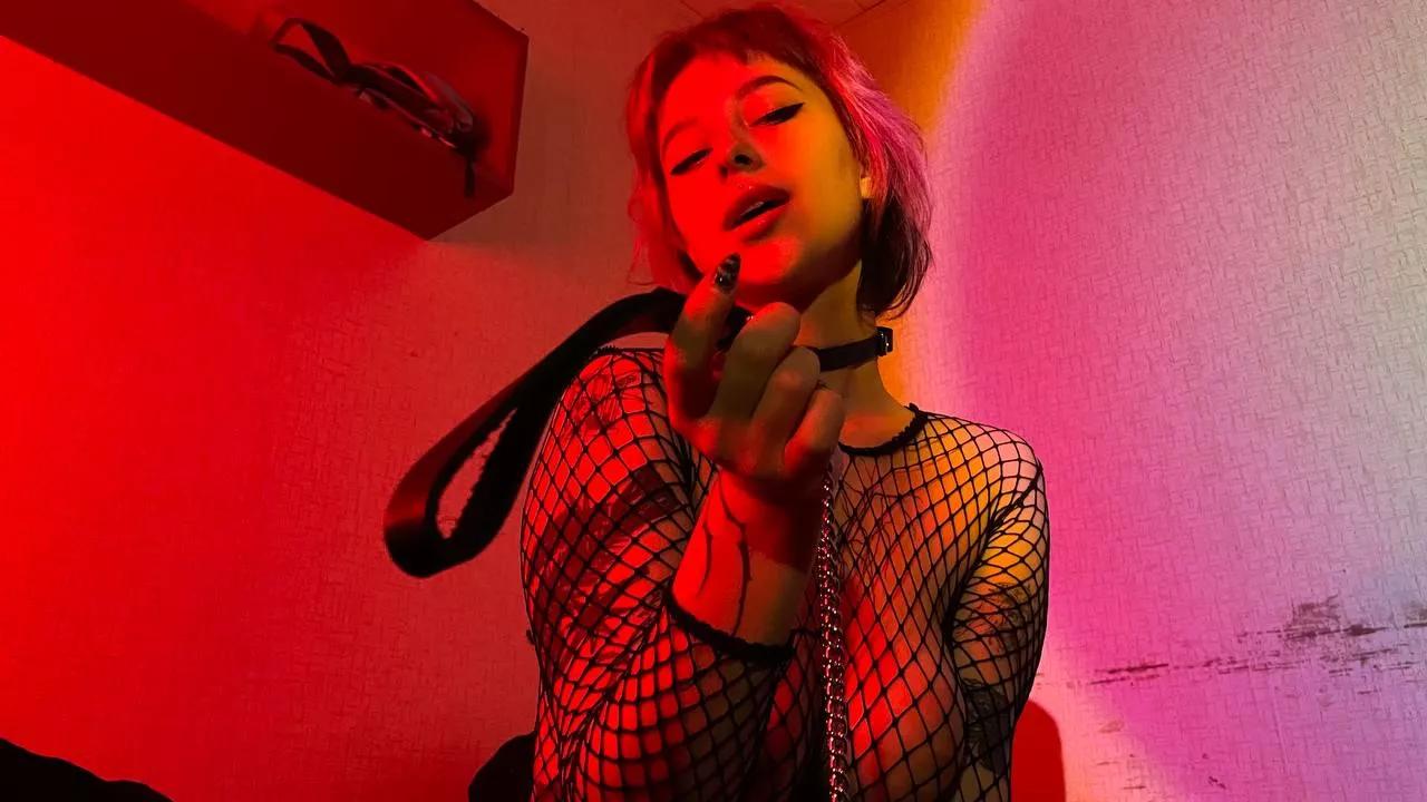 Say yes if you wanna fuck me as your own slave posted by aguia_v