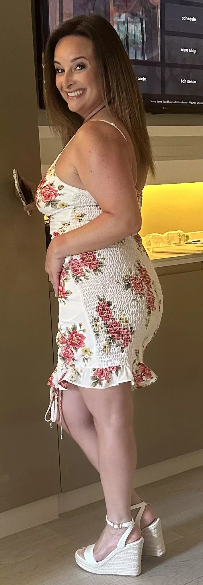 Sexy MILF Wife 45F posted by sophienextdoor