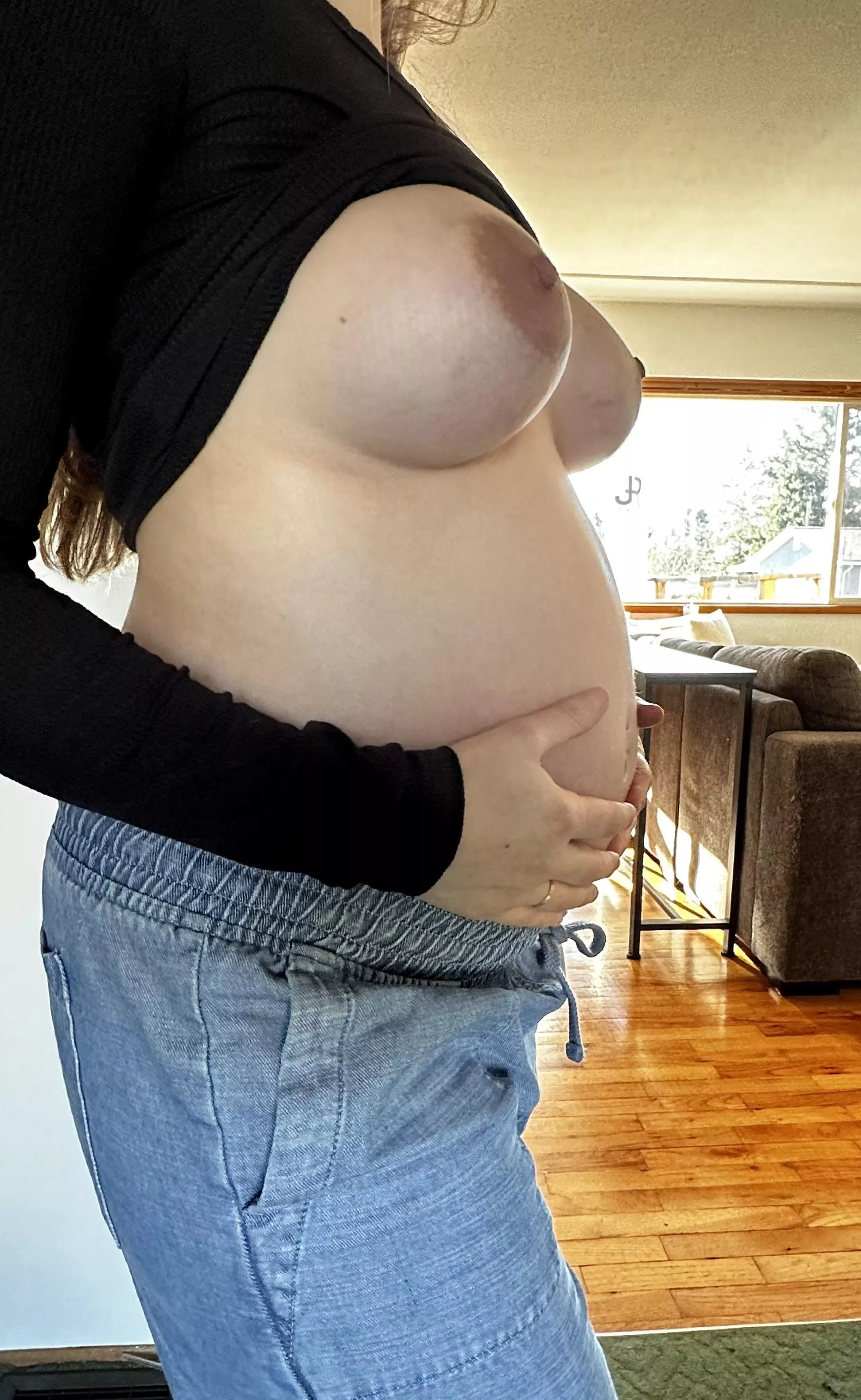 Tell me what you think about my pregnant body (5’2) posted by VioletVanDyke