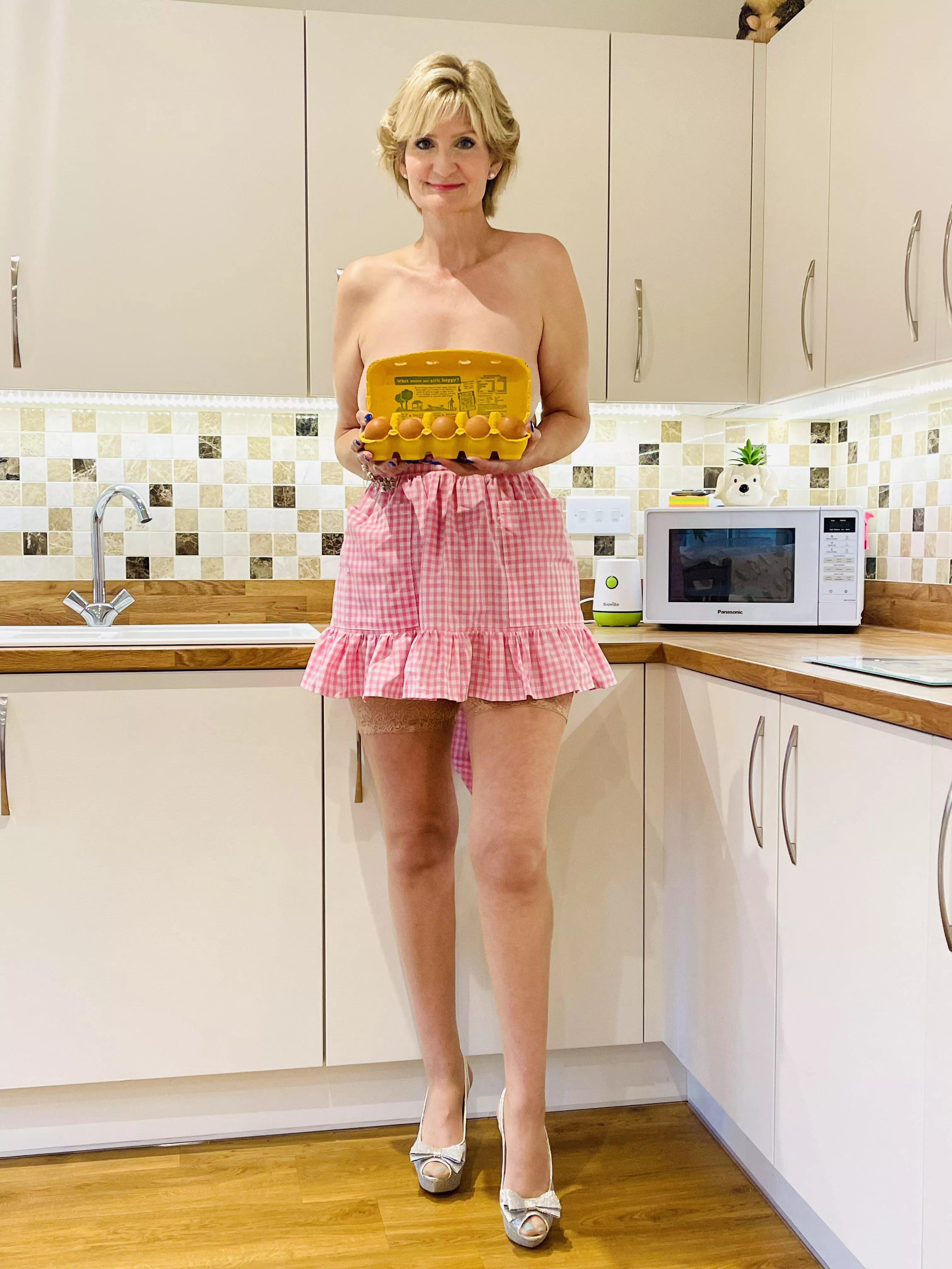 Wanna help Gran make some batter for pancake day?! posted by LAURENSPENCERUK