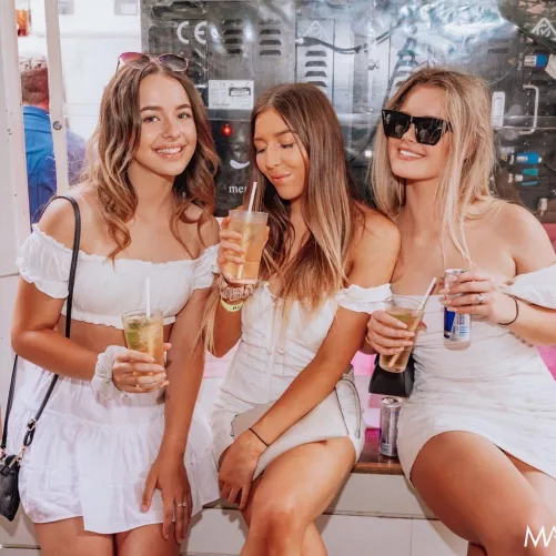 White Dresses by juanathanluis