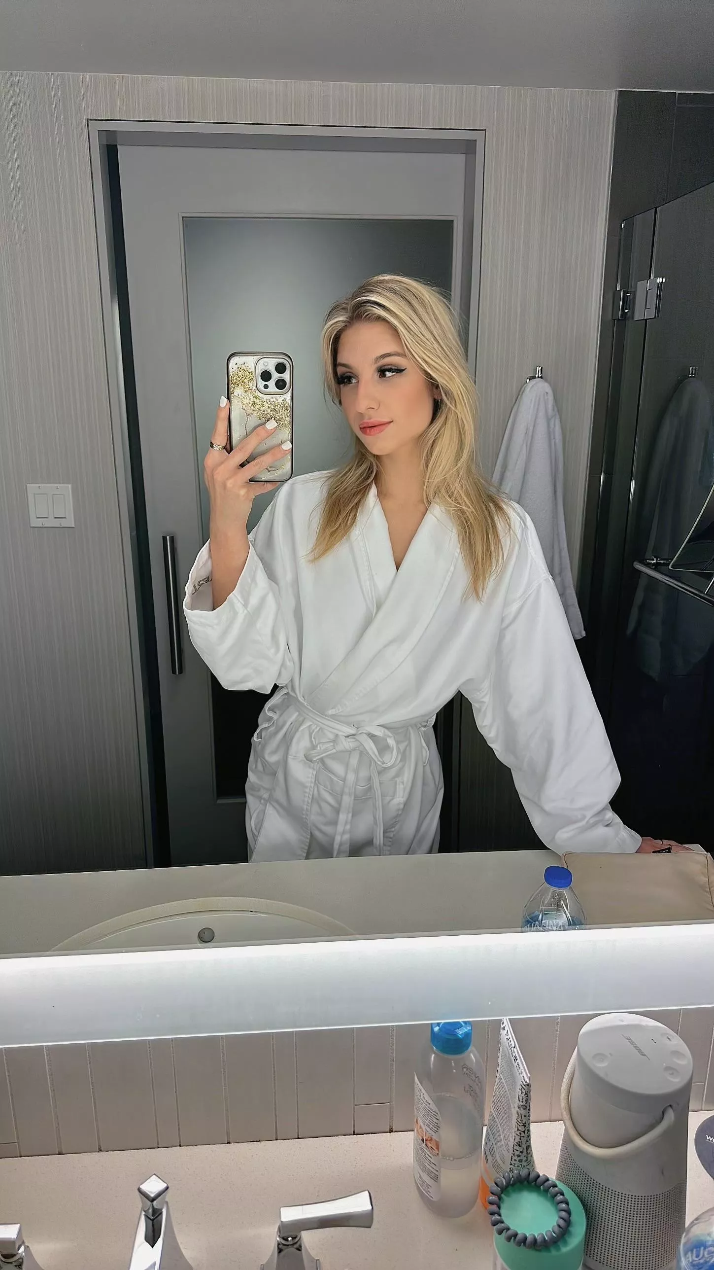 Wonder if I can turn you on in my bathrobe posted by kaitlynrawr