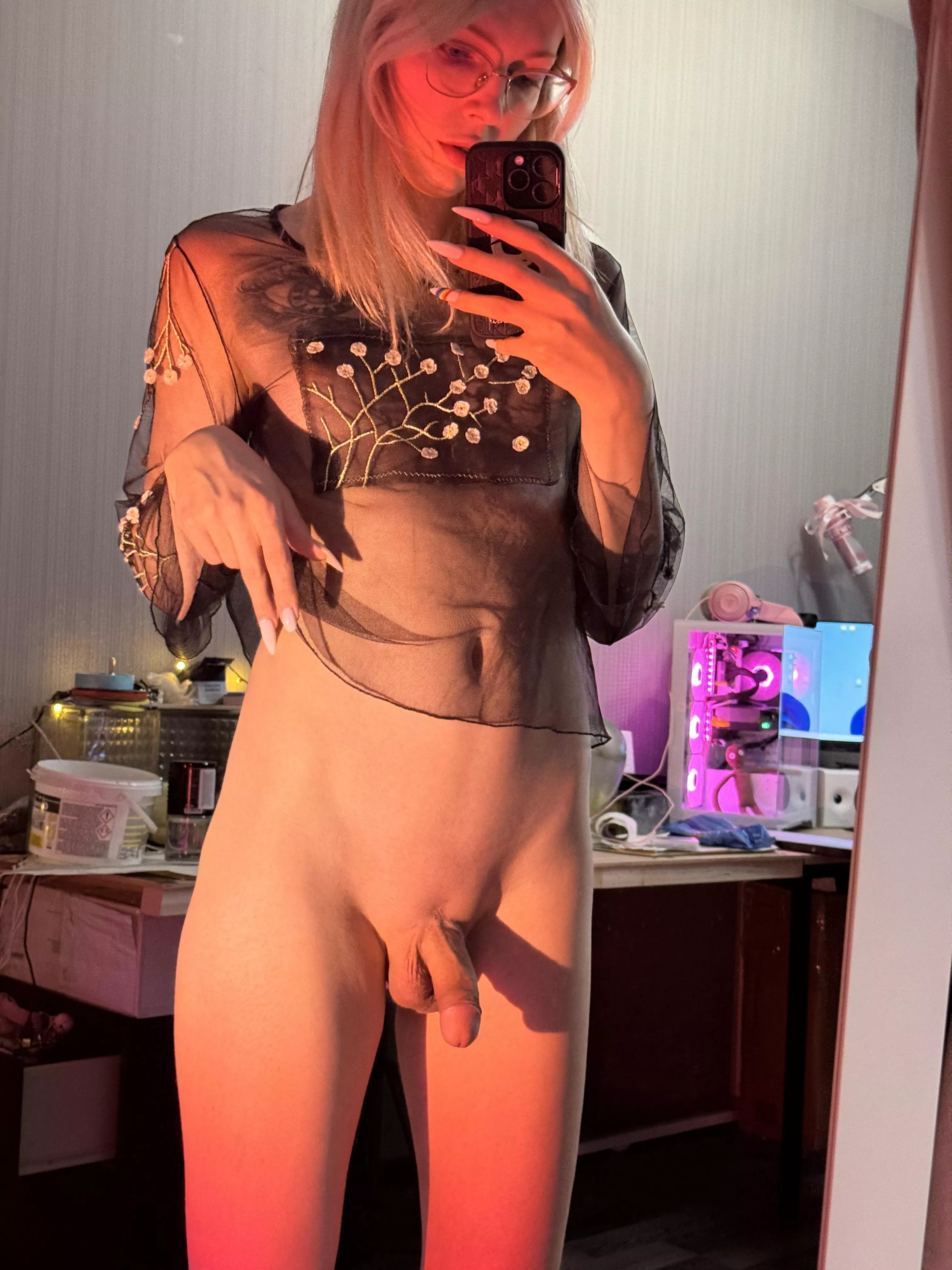 Would you give me a blowjob on our first date? posted by yourprettykate