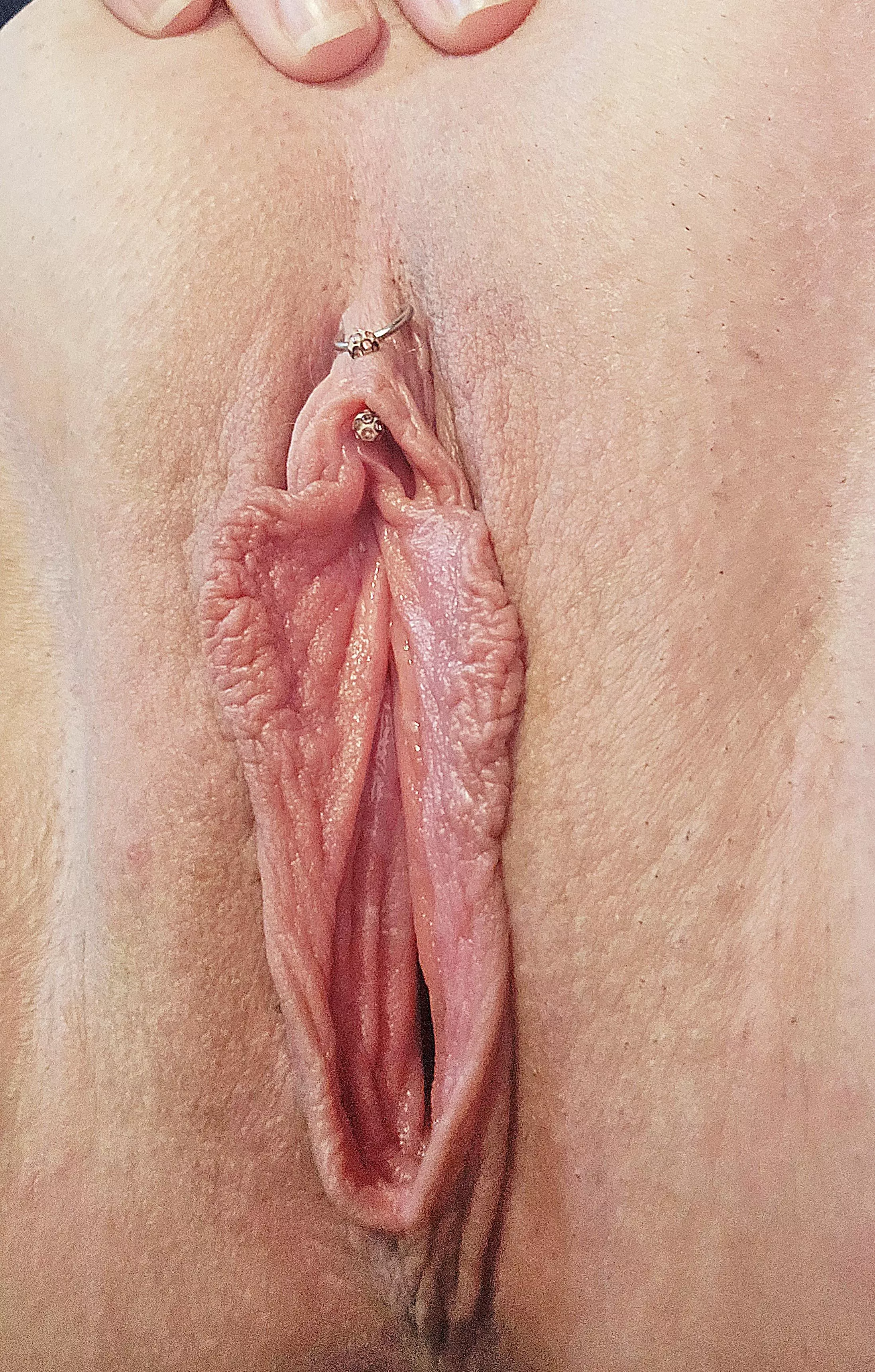 You can only pick one, tongue or cock... posted by thckthighs_prttyeyes