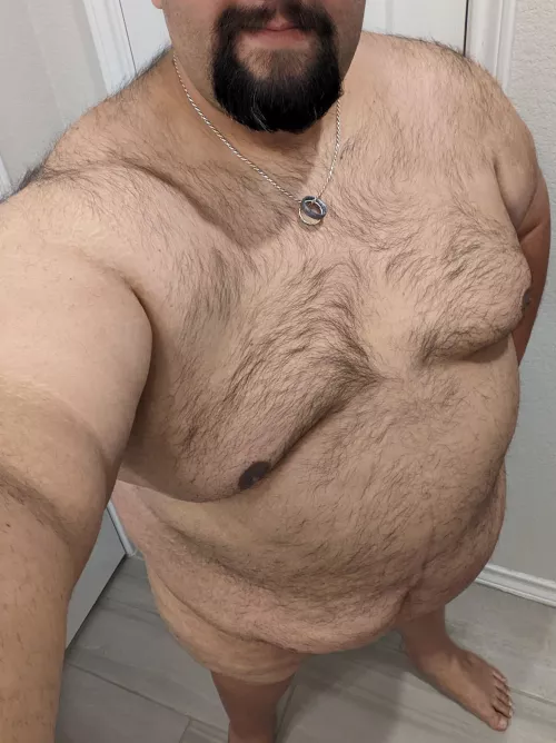 (39M) Took a quick photo while getting ready for work. Good afternoon ladies 😀 by Nerdychubbyengineer