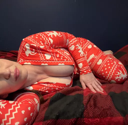 At 41 I still have my curves, enough for you or no by AlistaB