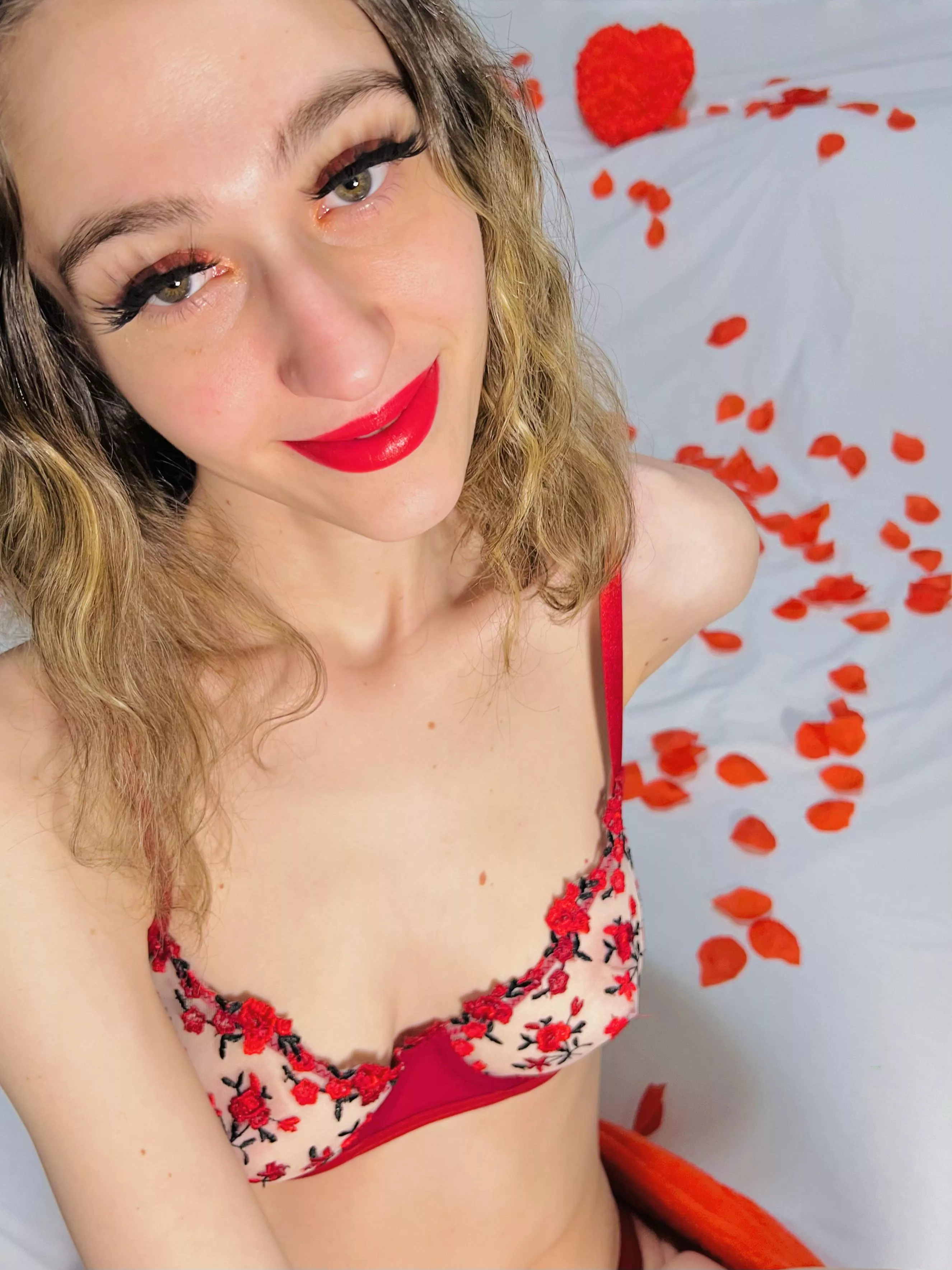 Be my Valentine and let me steal your heart @jadataykesit posted by Every_Owl5510