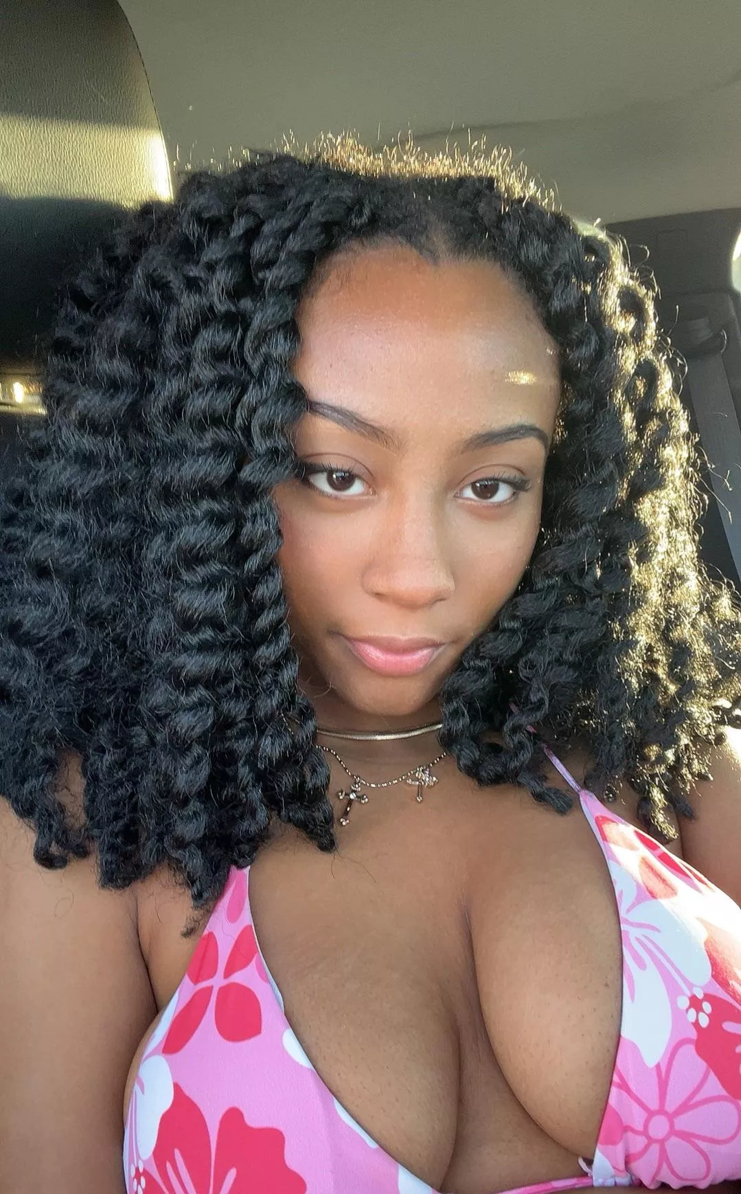 can i be your valentine!?💕💗 F19 posted by Vegetable-Chance9180