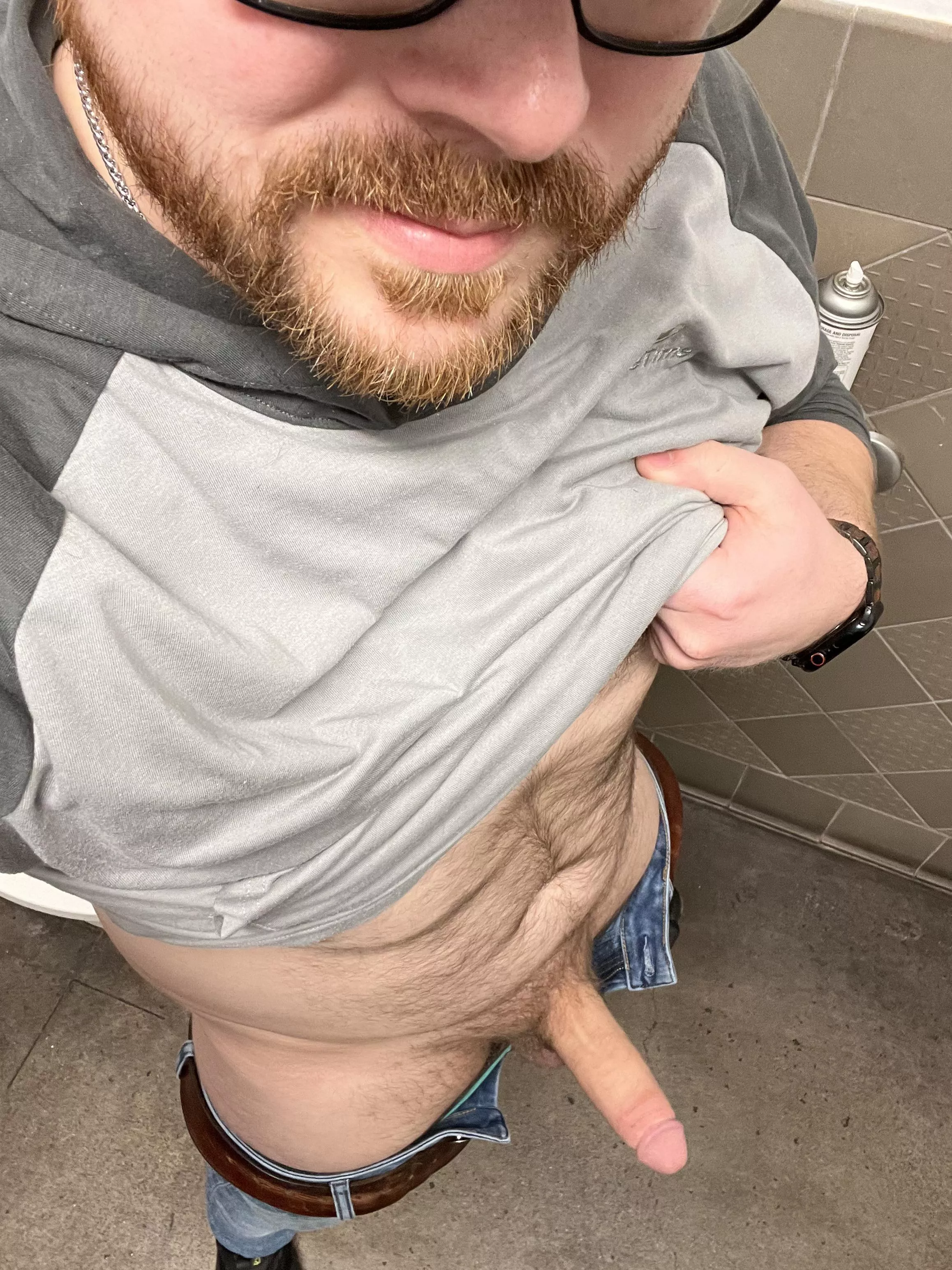 Distract me from work? posted by Restrictedacxess