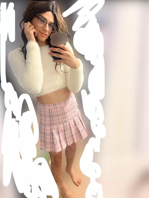 Do I look like a sissy? 🤔🥰 by Standard_Climate3833