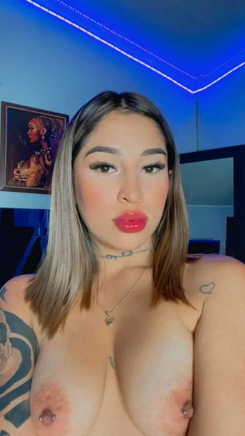 Do you believe in love at first sight, or should I walk by again? ^^ by tatooedlatina