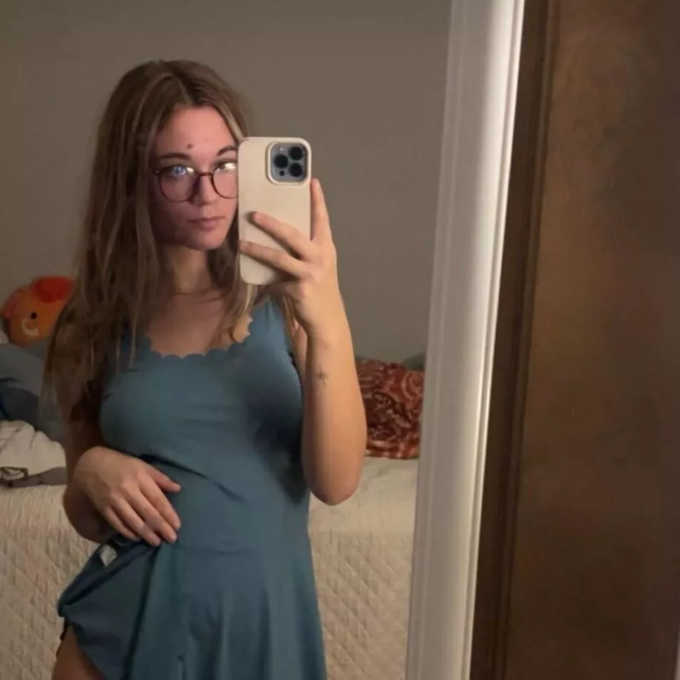 Do you have the courage to creampie a girl with literally no boobs to offer? posted by reggiecha