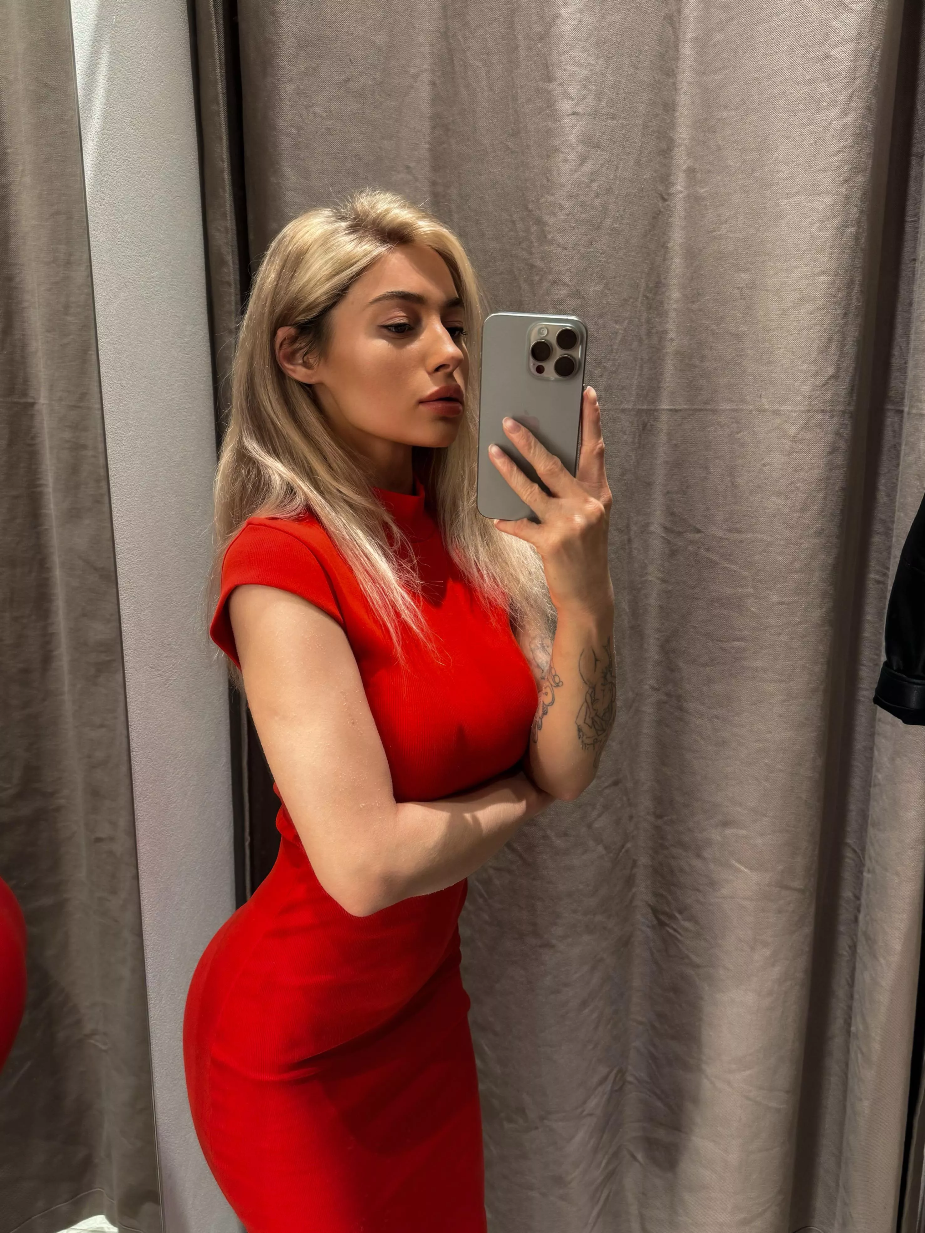 Does this red dress suit me? posted by De_Loyri