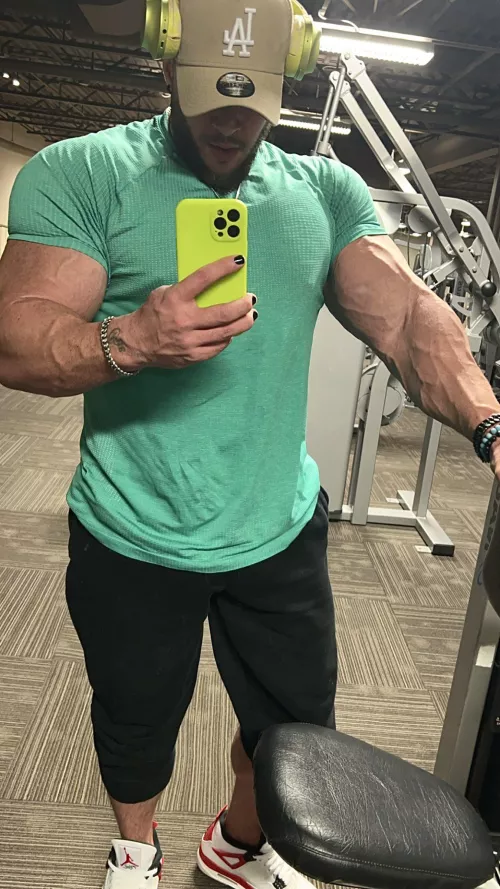 Don't Keep Me Waiting (32)(m) by Damiantheone96