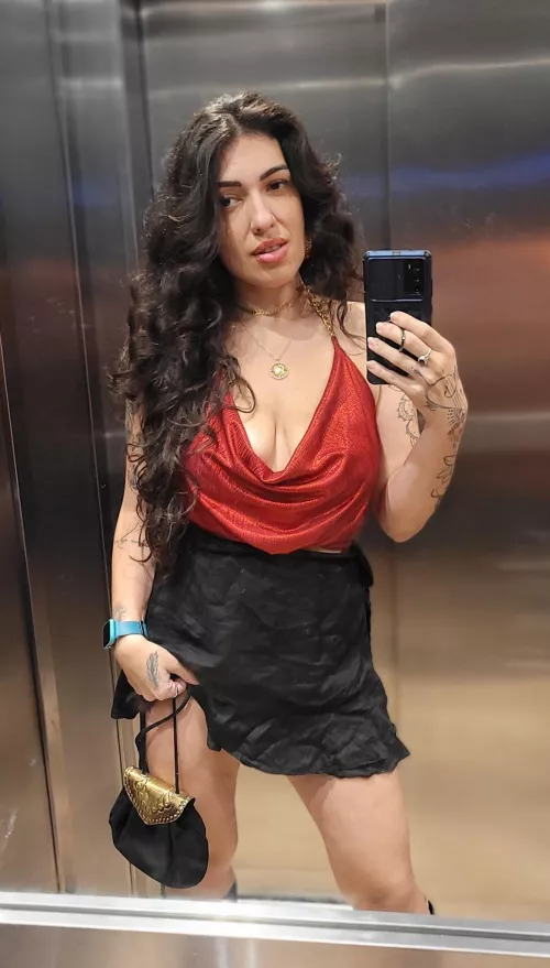 Getting in the mood for love, but not for a bra by _venomouslips