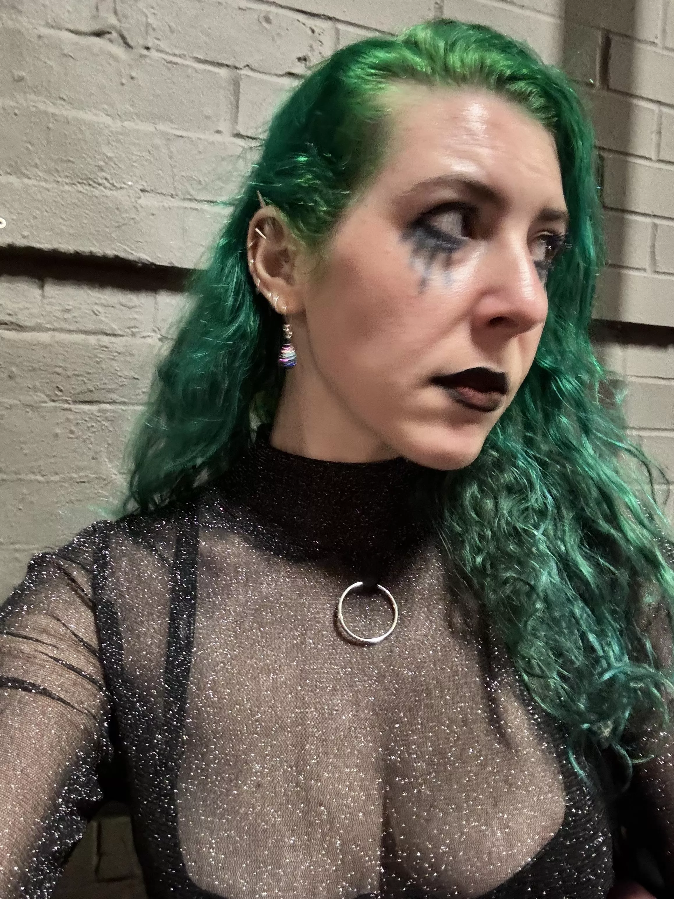 Goth in mesh posted by sirenskiss3