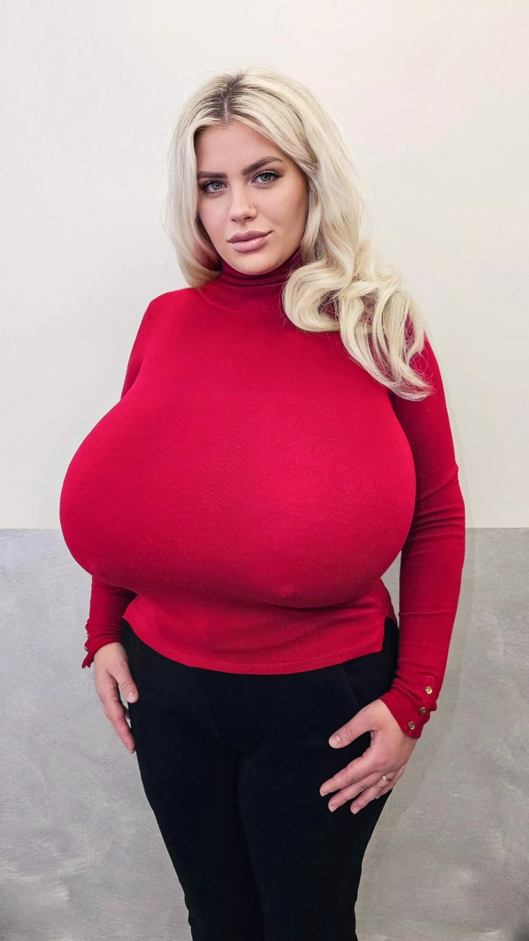 Happy Valentine's Day. 💞 If you ever feel lonely, check my premium pages and don't miss my Valentine's Day Sale. 😈 posted by ninaphoenix_