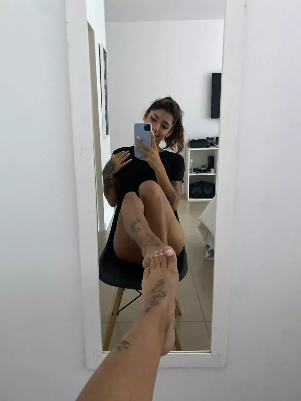 If I asked you to suck my toes and then cum on them massively, would you agree? posted by cindy_red
