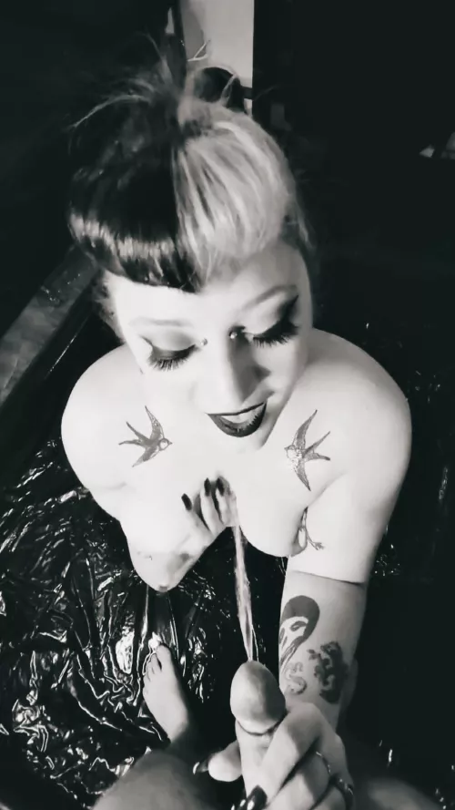 If she dosent look at you like this while getting pissed on, shes not the one🖤🚽🚻 by LivingDeadDani_of