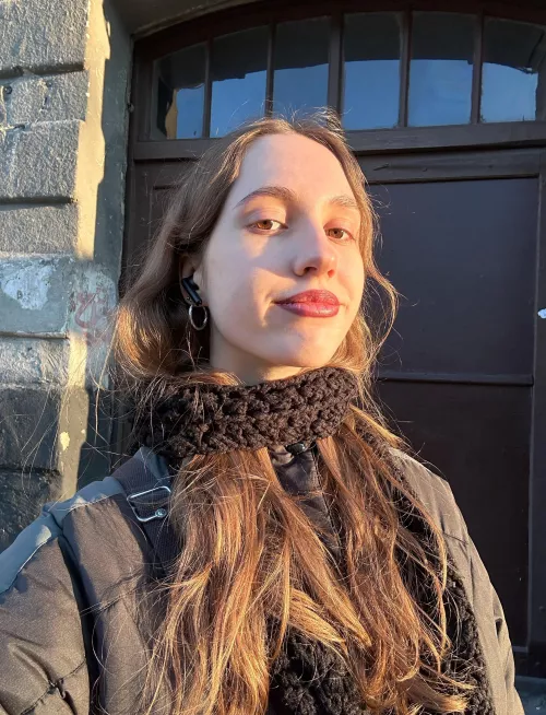 I'm walking and I think that I wouldn't mind if you tore my bra by Stillburst974