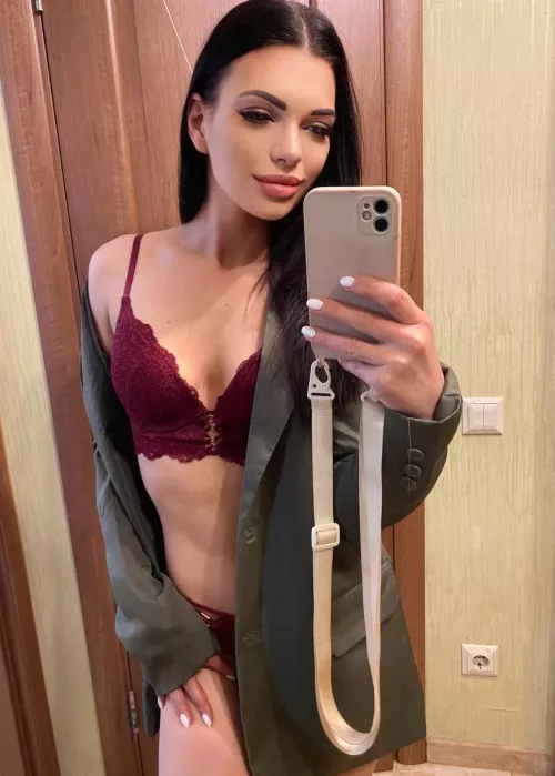 just because im small doesn’t mean i don’t like it deep… by Ok_Weather_9215