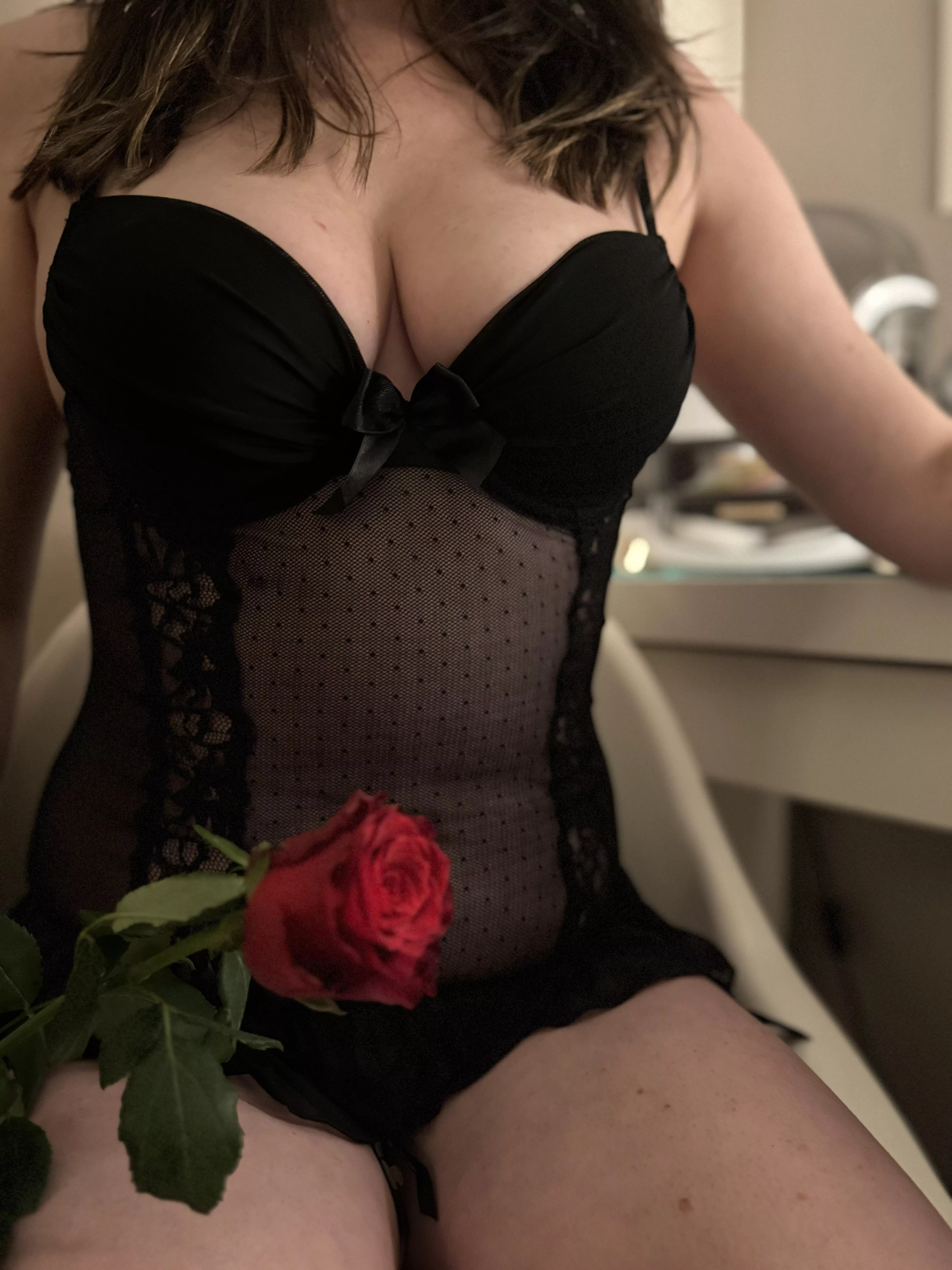 Kiss me all over on Valentine’s Day posted by MissMollyWhite