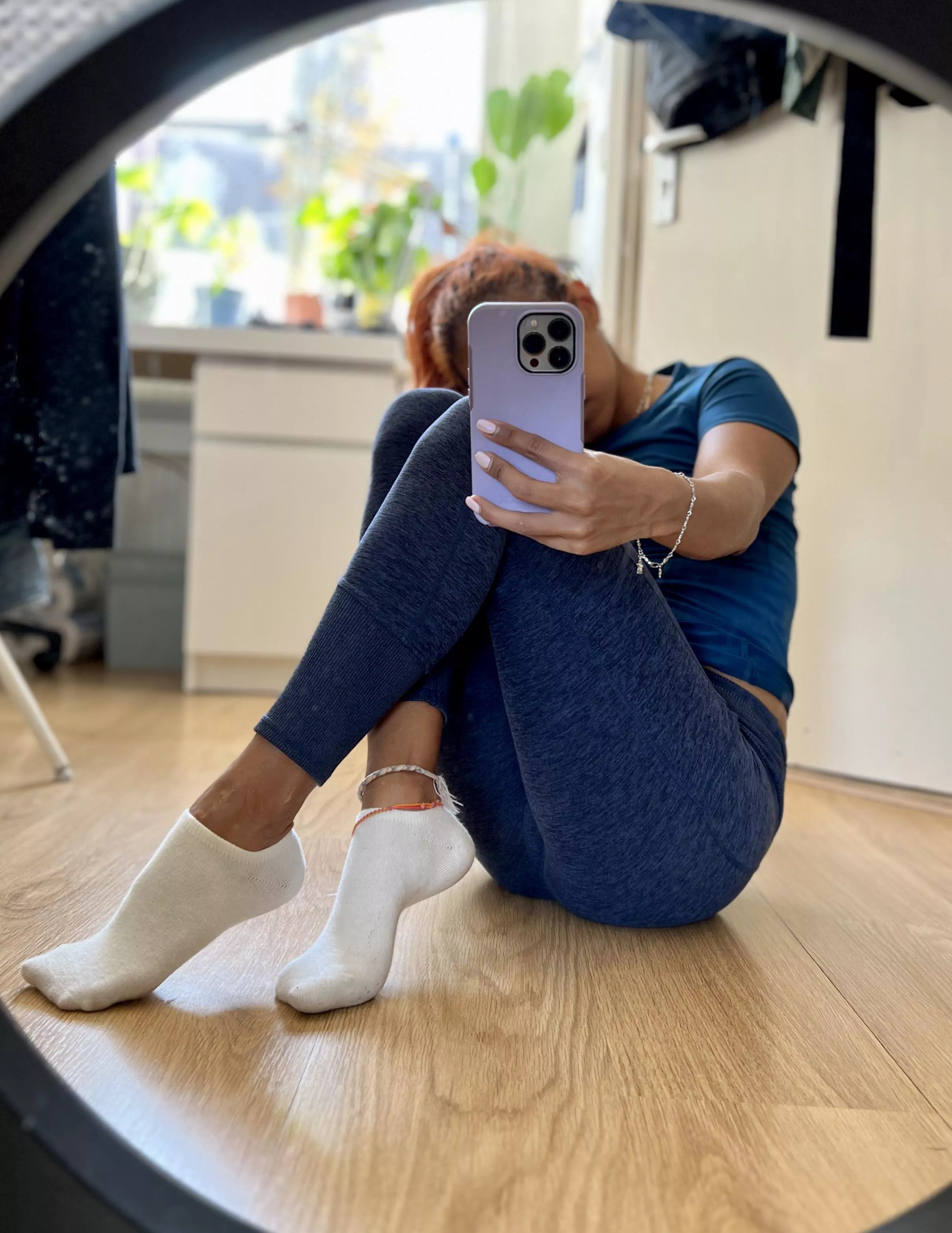 Let’s workout together 😈 posted by isa_stillsinning