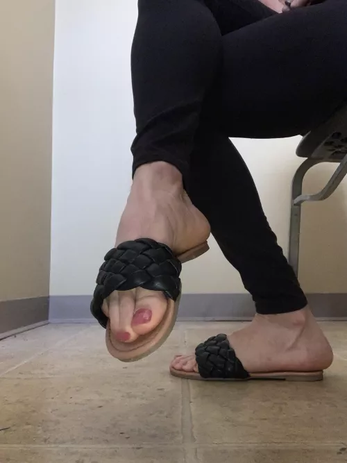 Love being a secretary!! Do my toes look good? by jackiegrl41