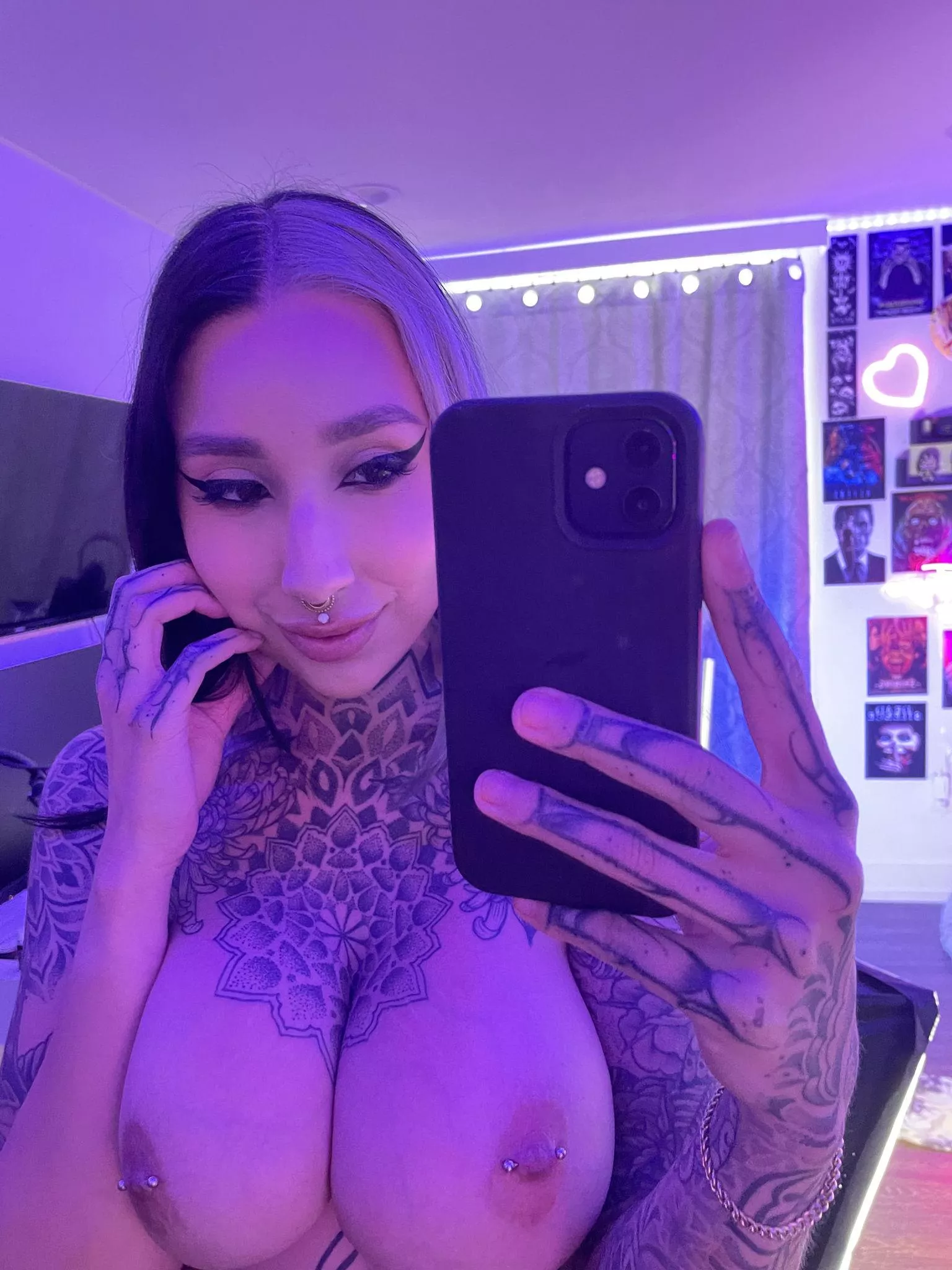 My 2024 resolution is to send more nudes to random men posted by Your_Namer