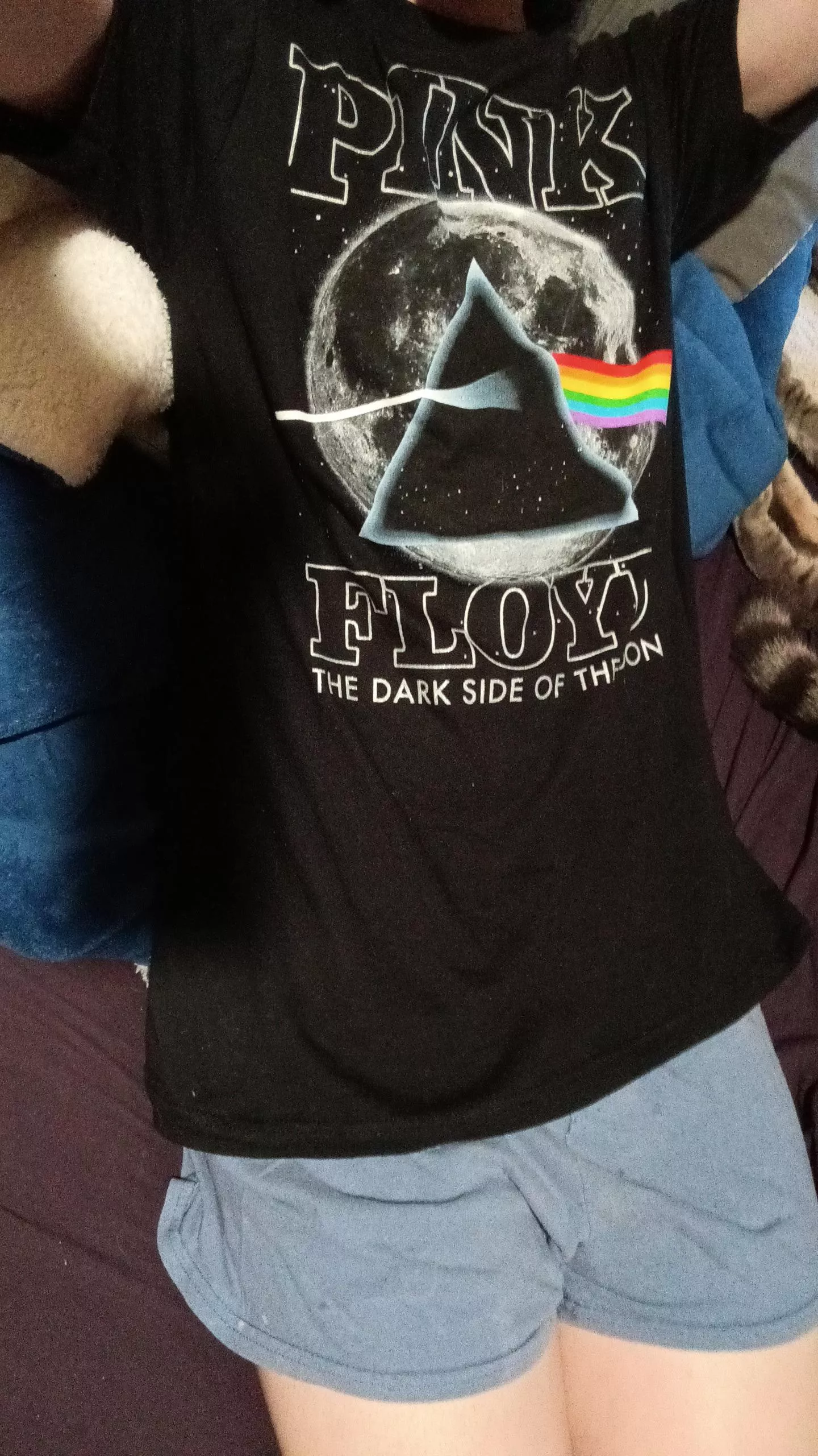 new shirt !! whats your favorite pink floyd song? :3 posted by FemmiZemmi
