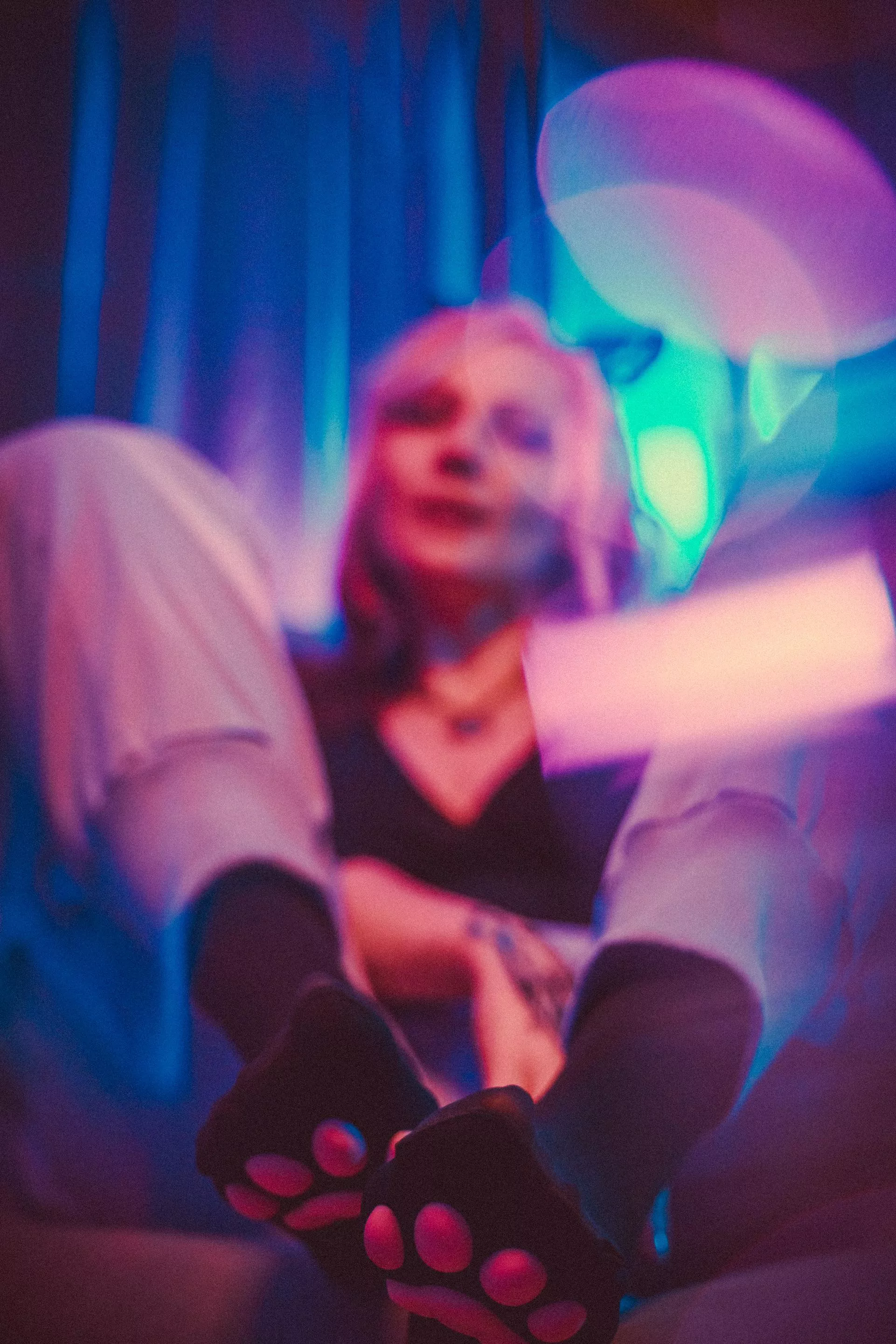 No feet on the couch posted by DavinciAfterDark