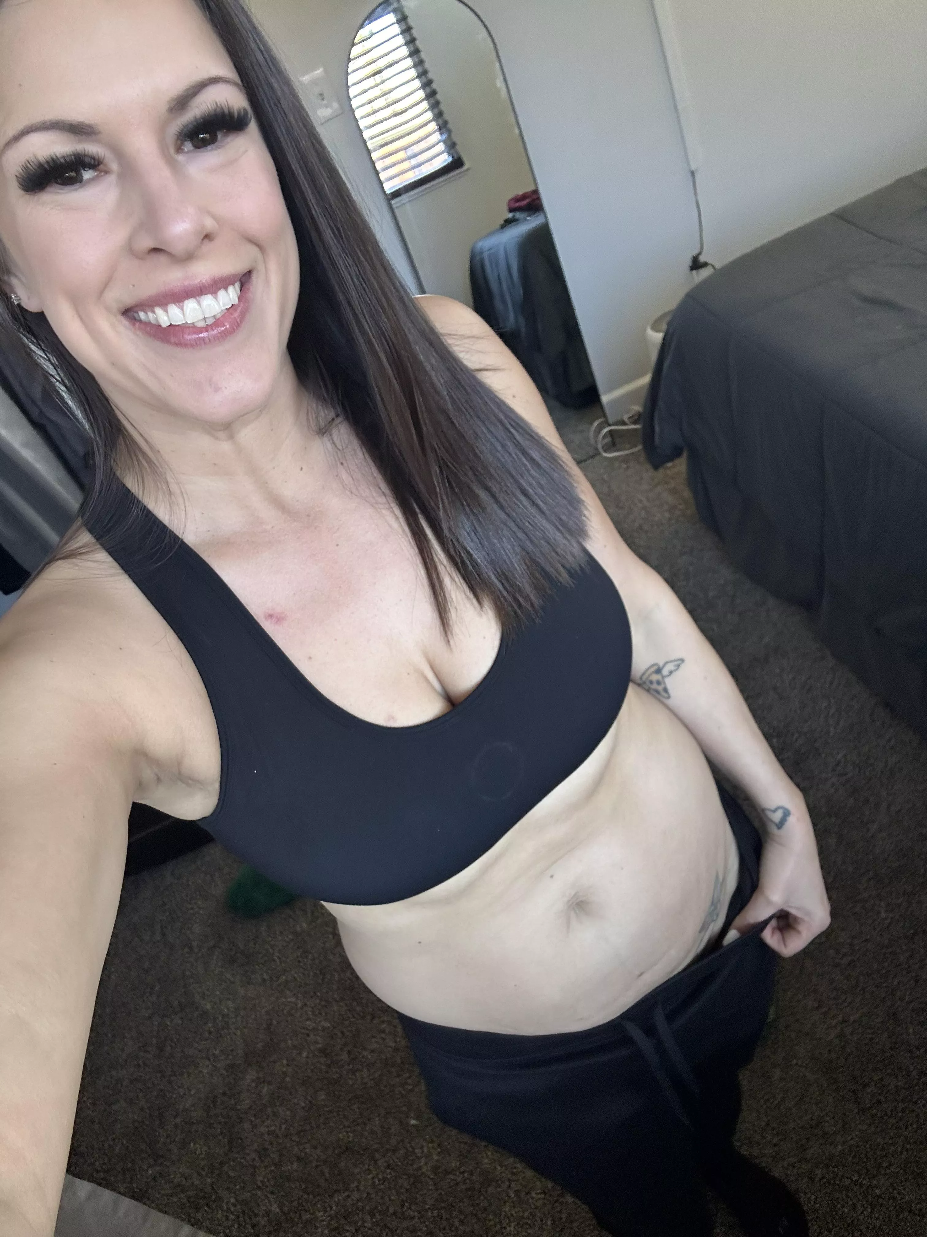 Post Gym Selfie posted by cheyenne_evergreen