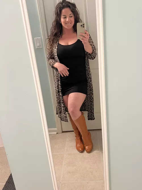 Sat alone all night, would you have flirted? by HelloLanna_XO