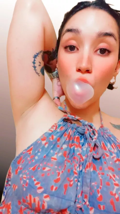 Say hi if im your type! by SexyRoxy666