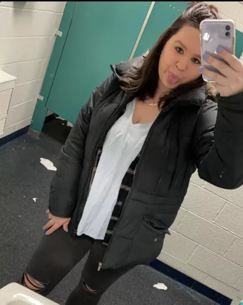 Some entertain me at work by Ok-Boss-6923