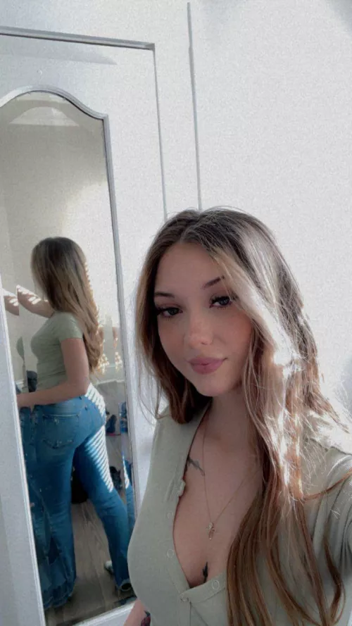 Strawberry lady with a nice butt by Vegetable_Fan_4131