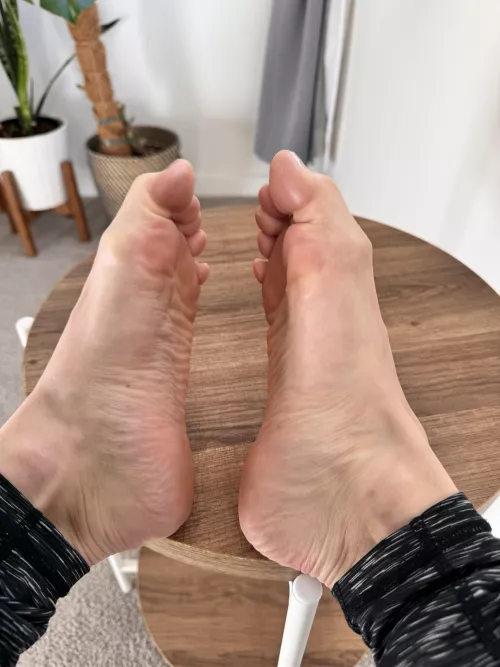 Teasing a good scrunch… 🤭 😈 by SooSoft_ButFirm