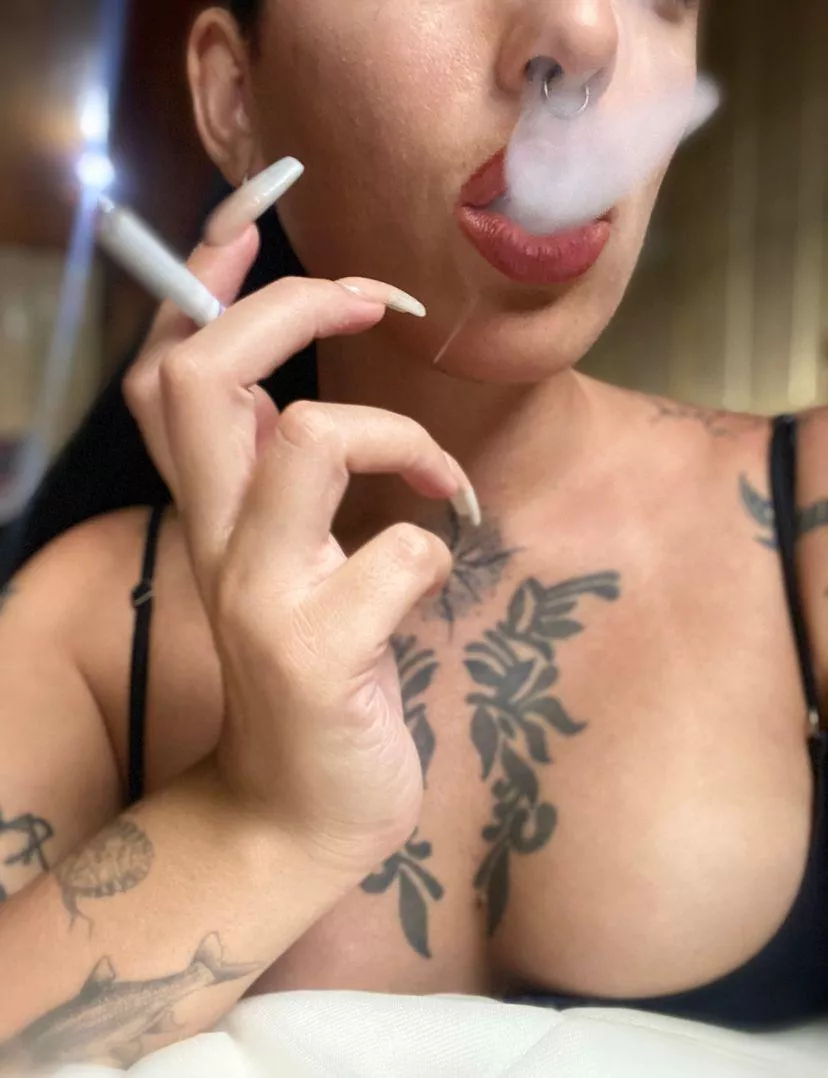 tell me what you like most about smoking posted by EIMENEITOR