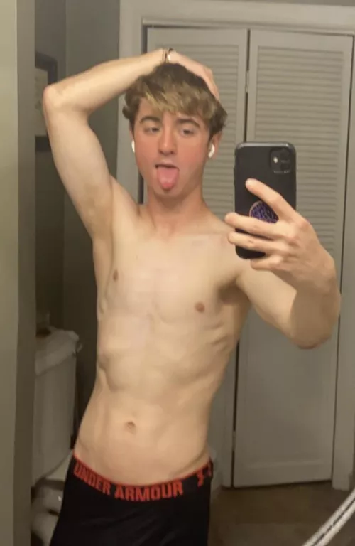 19 fit rounded ass looking for a top with abs @chrissythebot by Exciting-Deal3774