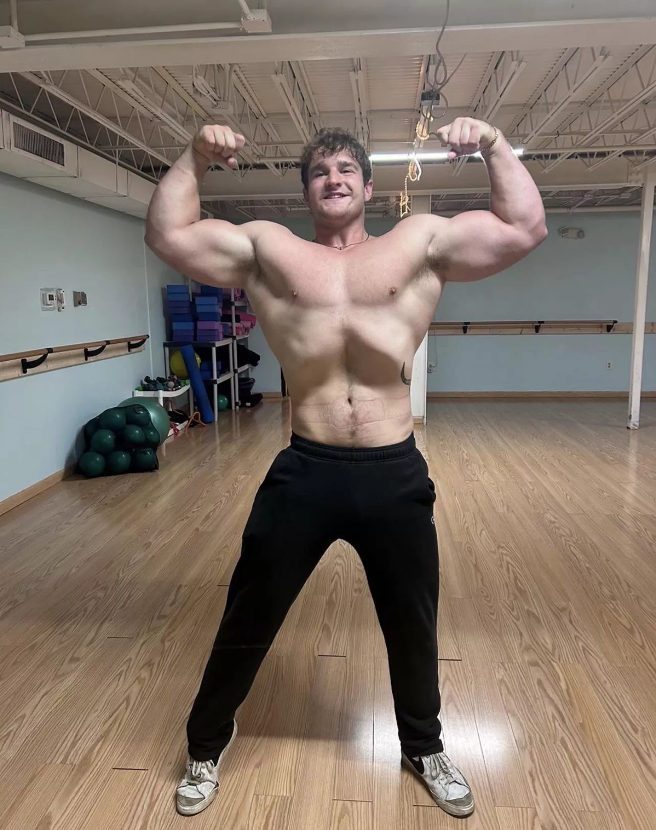 19 m nc total sub. Any rough doms want to roleplay? Snap: schuy03 posted by unplugged_freezer